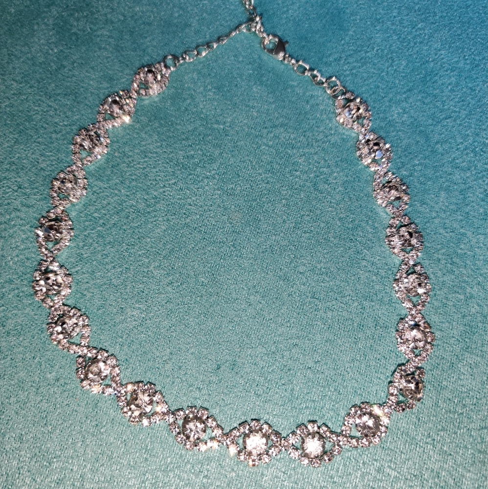 NWOT Diamond Choker